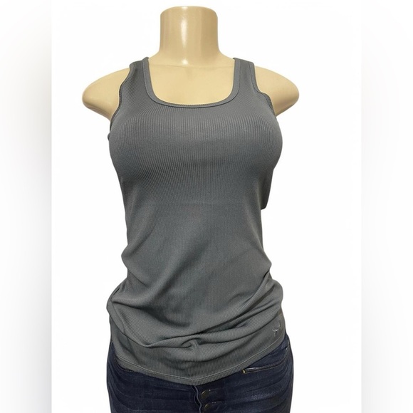 Under Armour Gray Fitted Sleeveless Tank Top - Picture 1 of 3